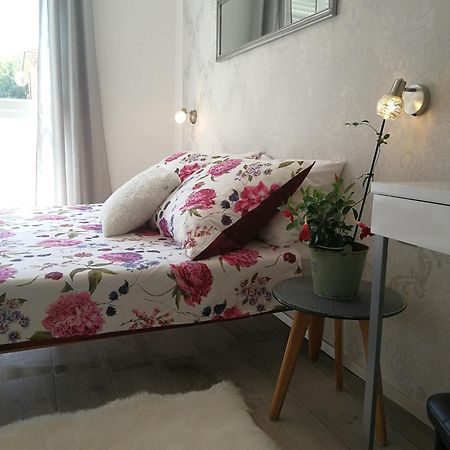 Apartman Ester Póla Kültér fotó
