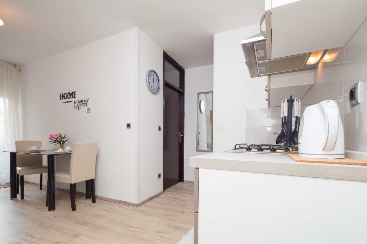 Apartman Ester Póla Kültér fotó