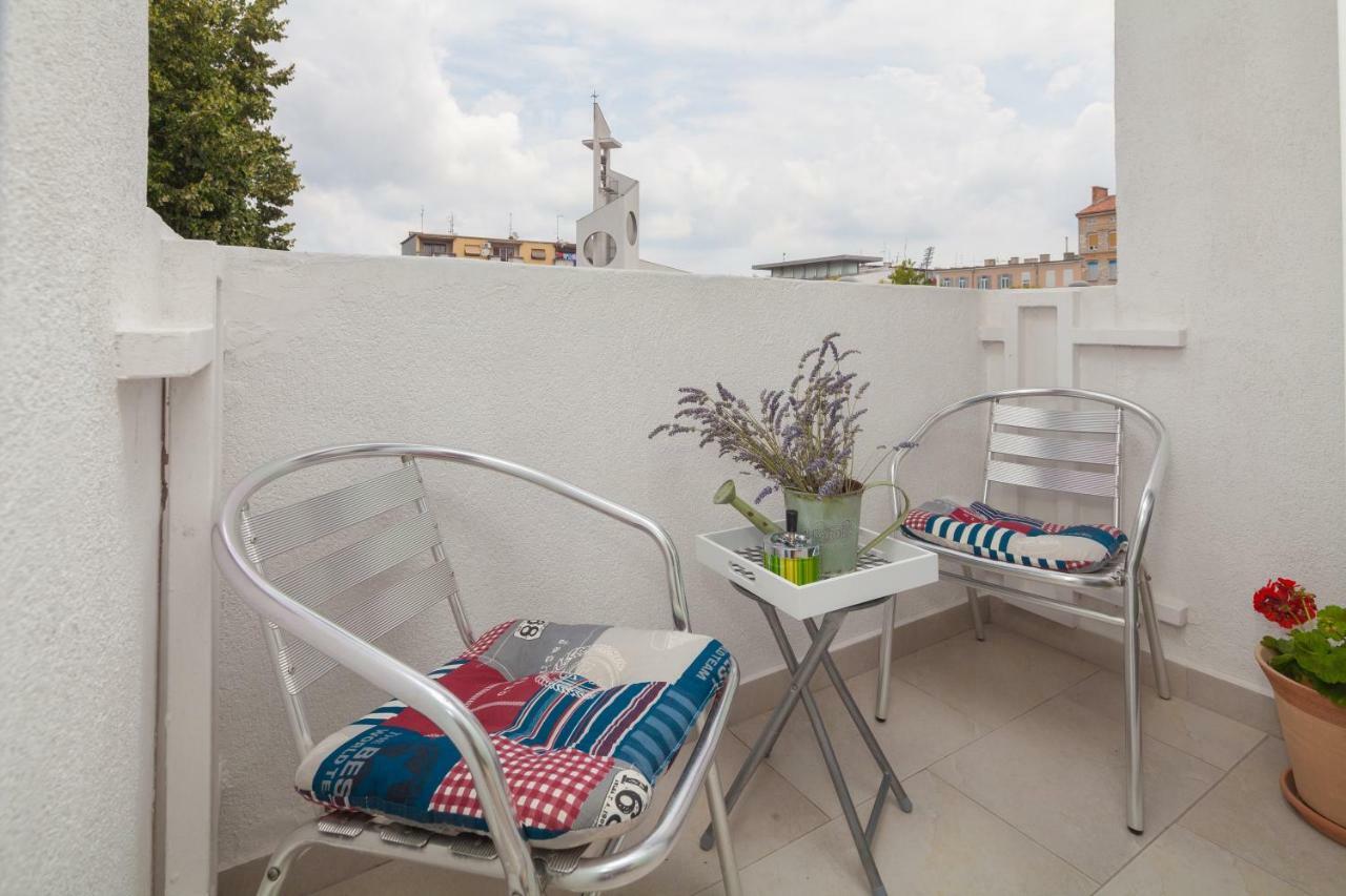 Apartman Ester Póla Kültér fotó