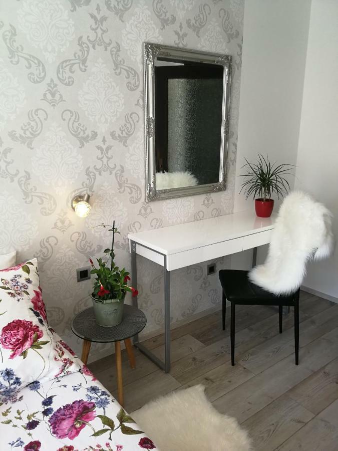 Apartman Ester Póla Kültér fotó
