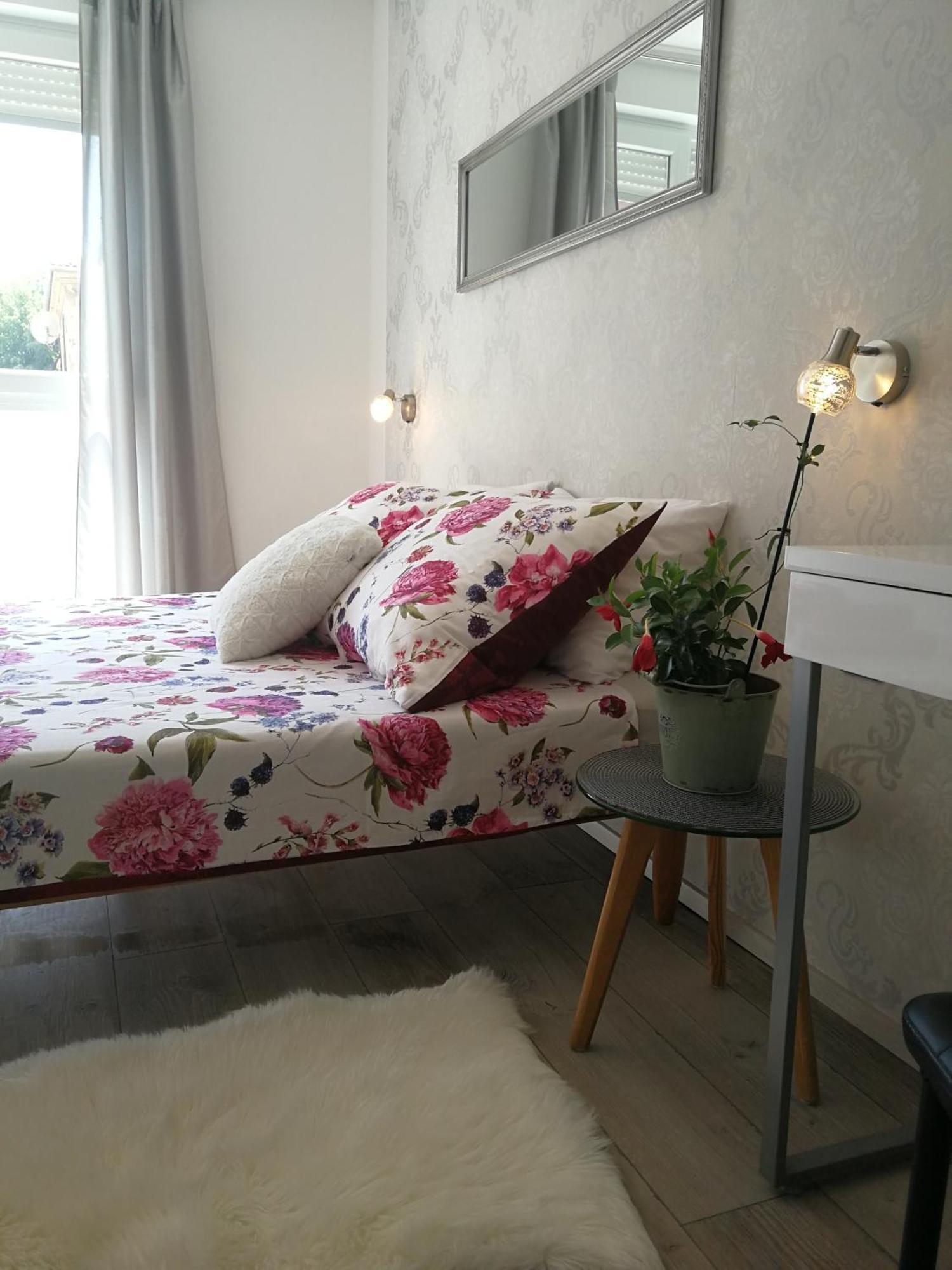 Apartman Ester Póla Kültér fotó