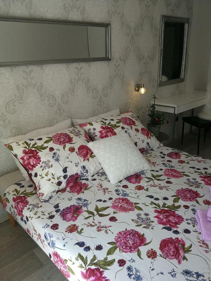 Apartman Ester Póla Kültér fotó